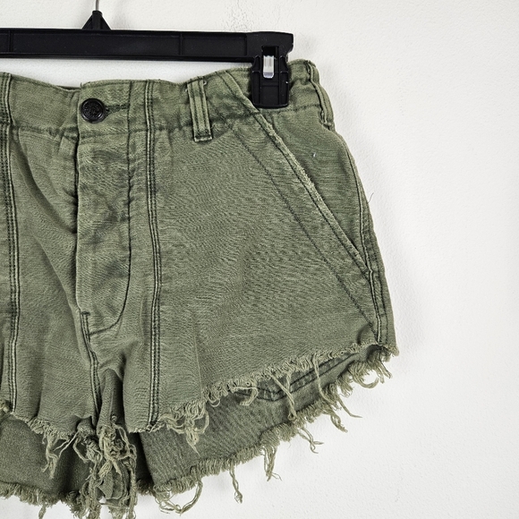 Free People Raw and Patched Standoff Denim Shorts Moss Green Size 4 - Picture 2 of 6